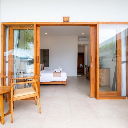 Amp Beach House Toyapakeh Extérieur photo